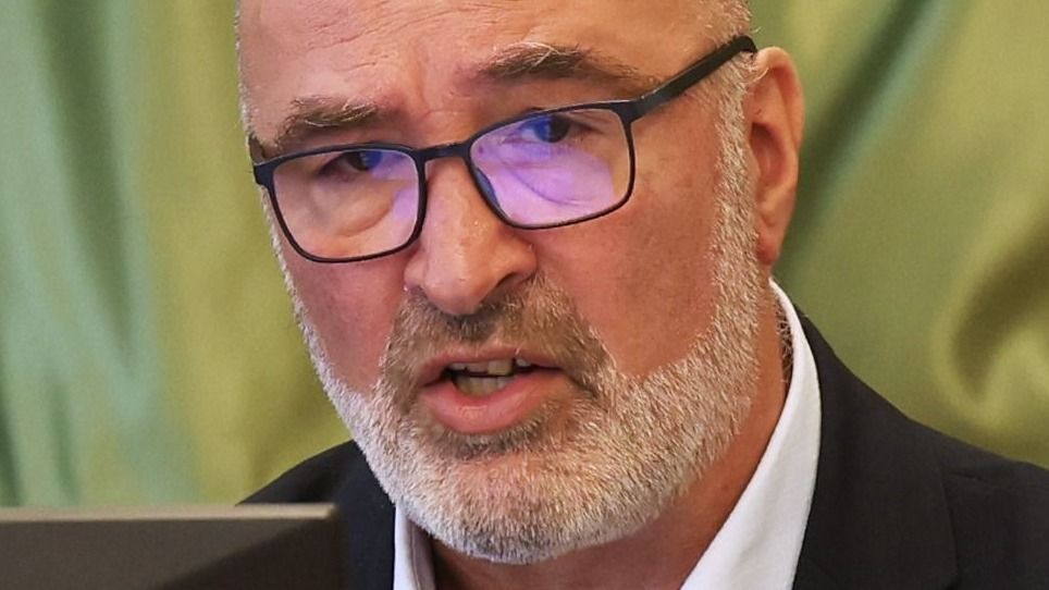 önkormányzat testületi ülés
2025_10_30
Budapest
Pikó András