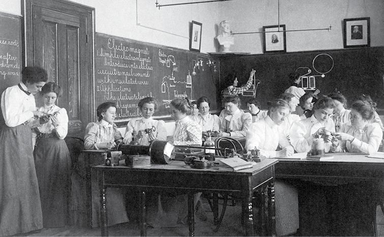 egyetemi képzés nőknek