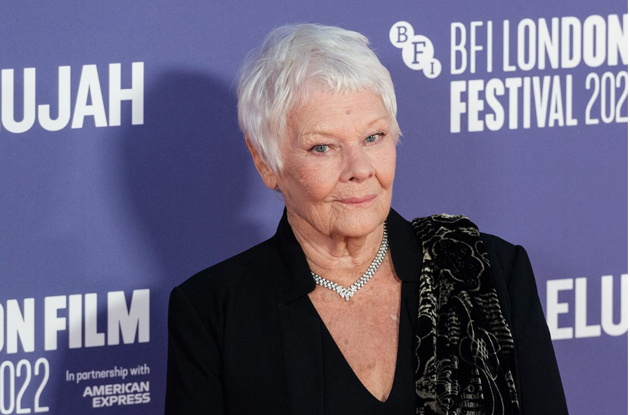 Judi Dench bevallotta, most már nem lát semmit.