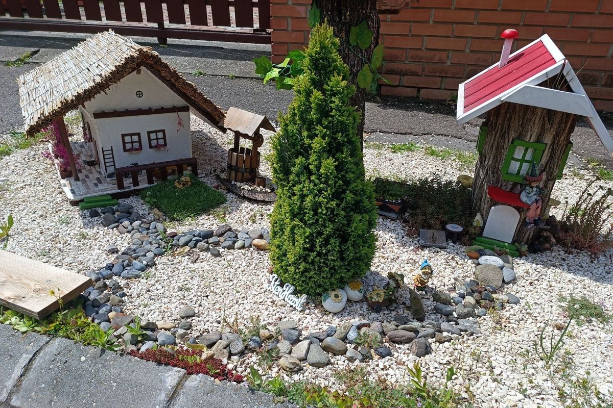 Régi kép a manóházról