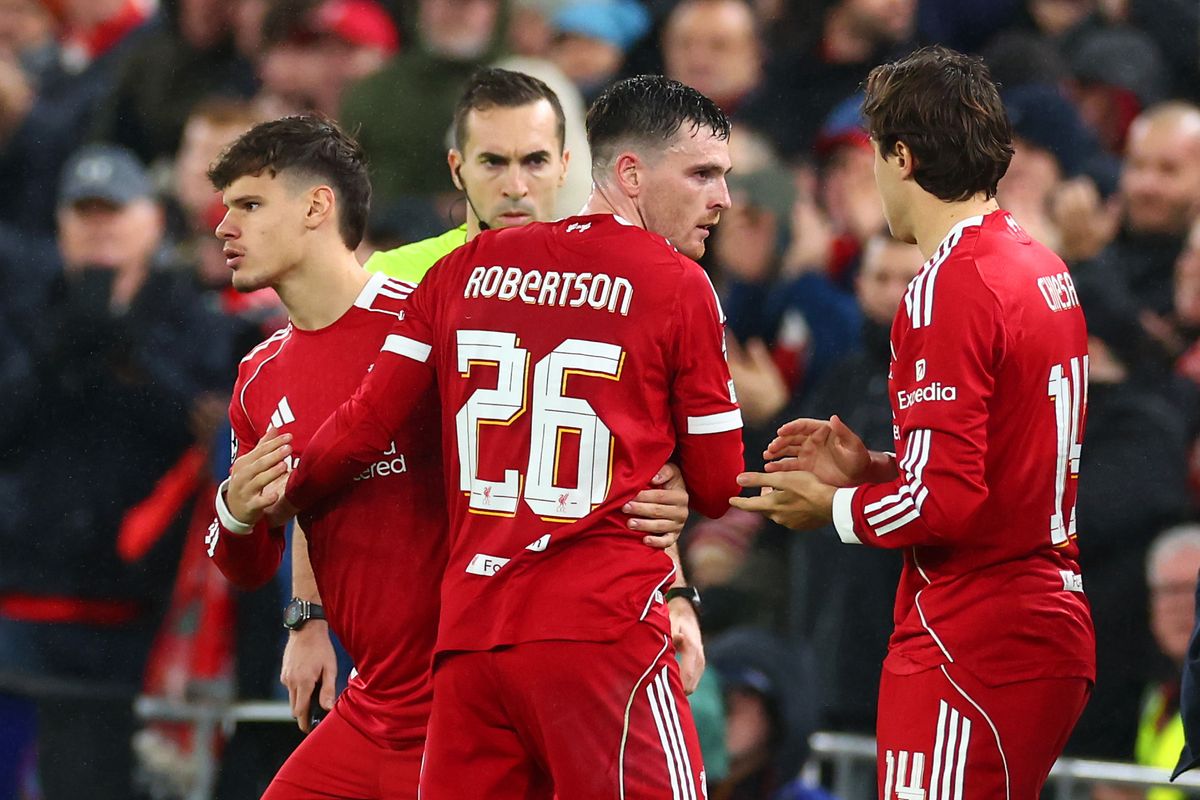 Kerkez Milos (balra) és posztriválisa, Andy Robertson: éppen a 9. éve a Liverpoolt szolgáló skót balhátvéd lehet a magyar tehetség legnagyobb segítségére