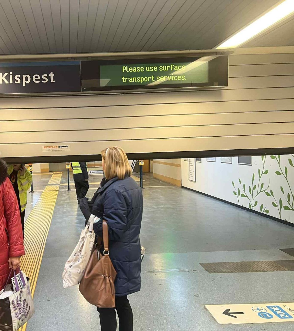 Beesett a metró aléá egy ember Kőbánya-Kispesten.