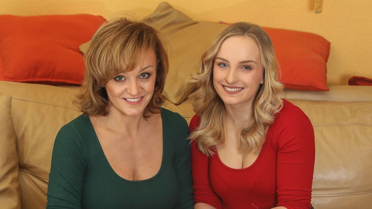 Hatalmas az öröm Szandi 26 éves lánya első gyermekét várja.