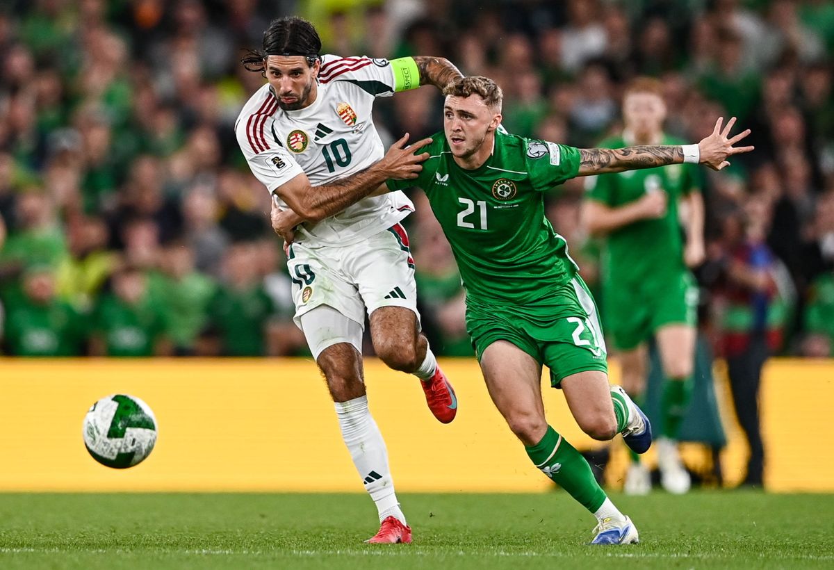 Szoboszlai Dominik (balra) és Jack Taylor a budapesti magyar-ír meccsen is összecsaphatnak