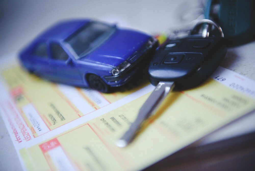 Elkezdődött az év végi kgfb kampány, decemberig kell eldönteni váltunk-e biztosítót.