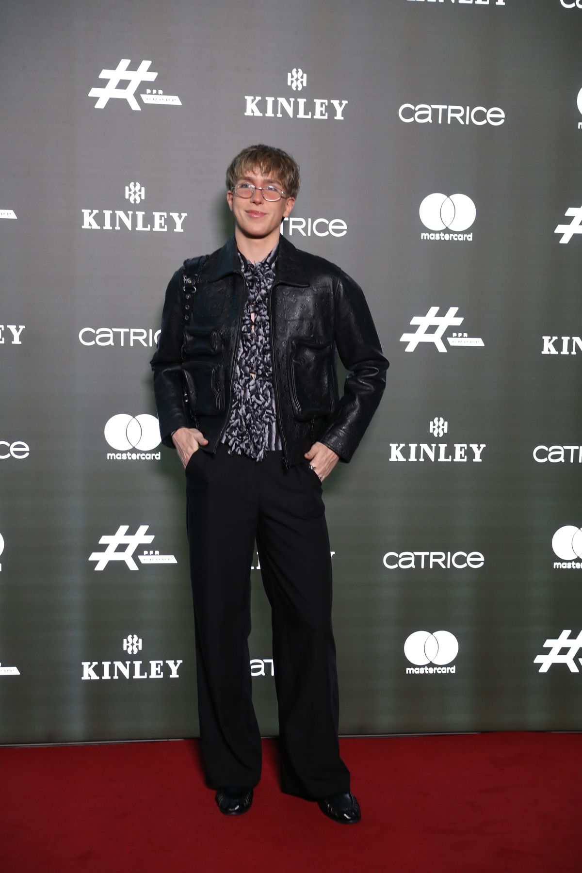 Whisperton Thaiföldről jelentkezett