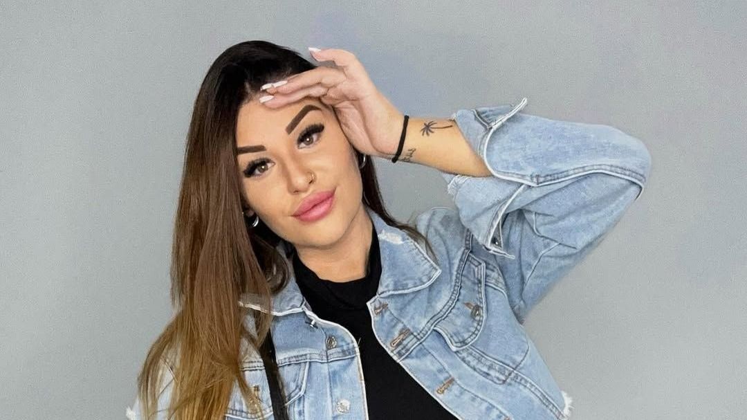 Farkas Timi árulja YouTube csatornáját.