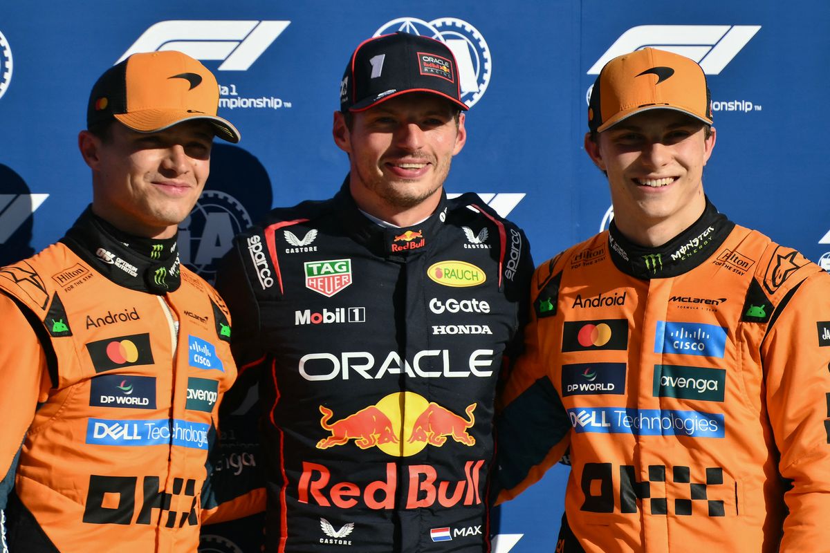 Verstappen (középen) elszáll vagy szárnyakat kap a Brazil Nagydíjon? Norris (balra) 36, Piastri 35 ponttal van a címvédő előtt