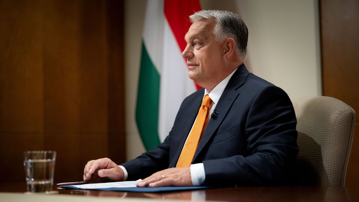 A háborúellenes gyűlésen (HEGY) Orbán Viktor miniszterelnök is felszólal.