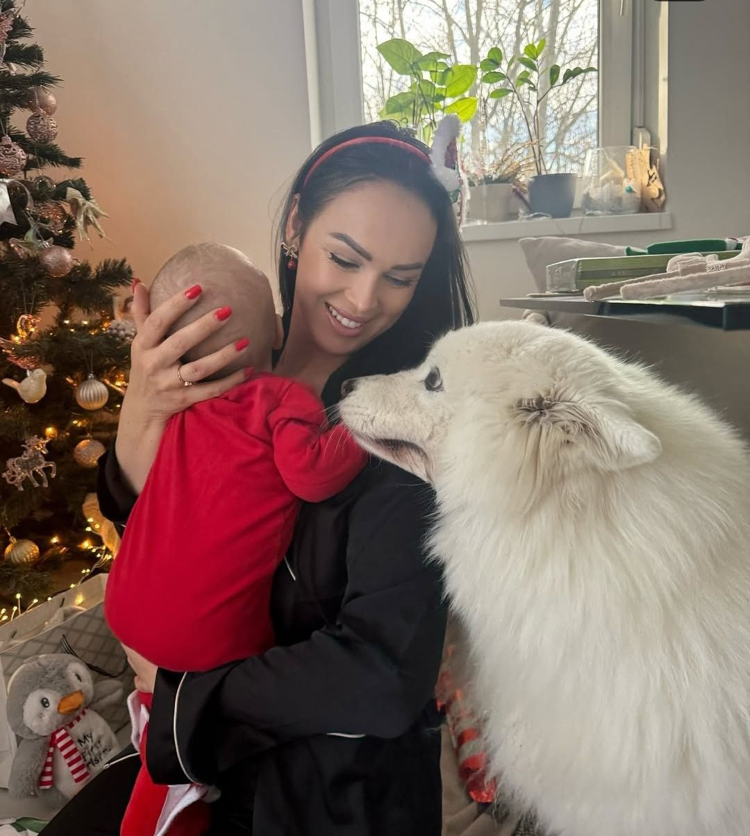 VV Seherezádé első karácsonyt ünnepelte meg a pár hónapos kisbabájával.