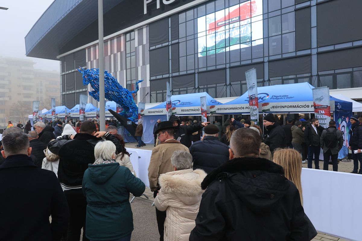 Háborúellenes Gyűlés Szegeden – Orbán Viktor  
 12.20 Szeged 