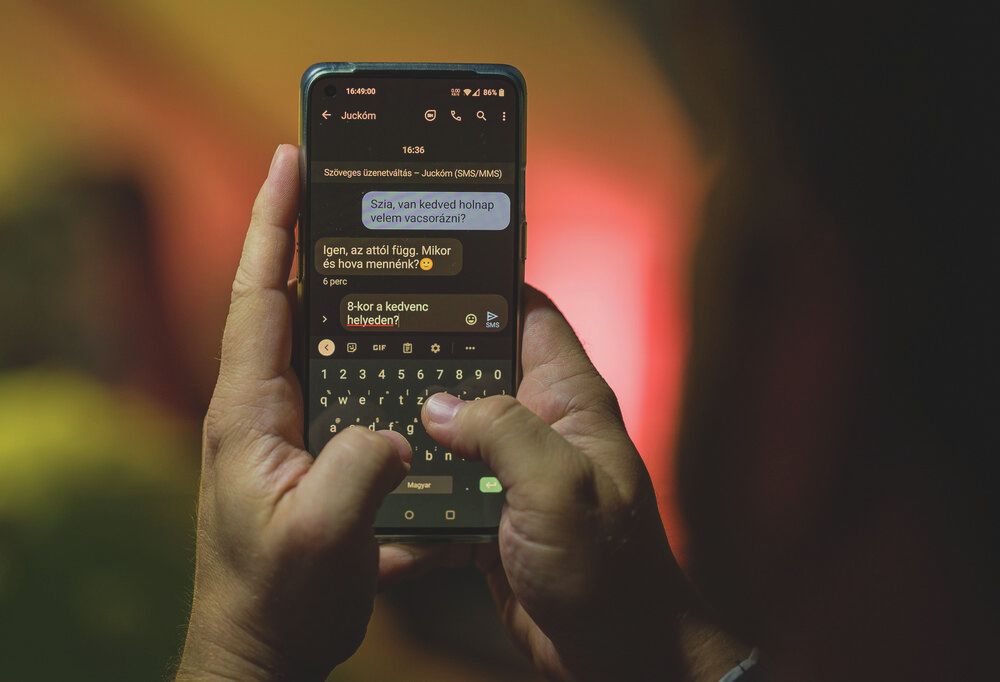 33 éve írták az elős SMS-t