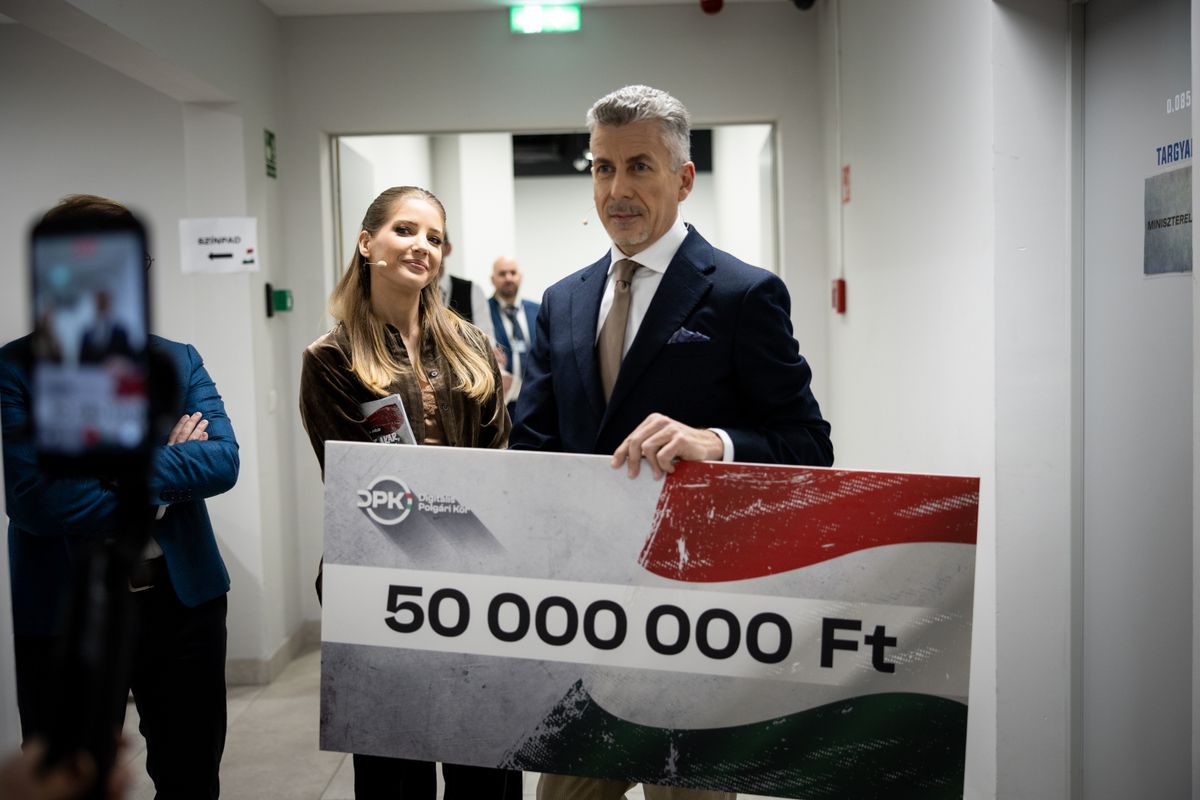 Háborúellenes Gyűlés Szegeden – Orbán Viktor  
 12.20 Szeged 