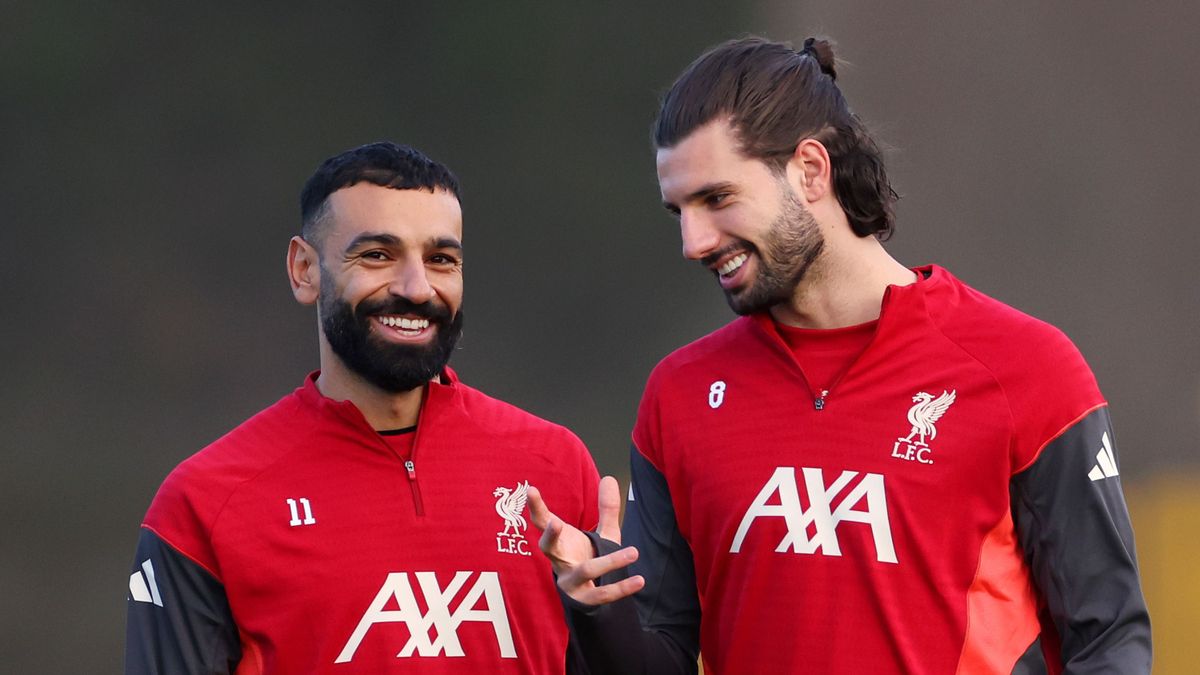 Szoboszlai Dominik (jobbra) kezd, Szalah viszont csak a kispadon foglal helyet a Liverpool-Brighton meccsen