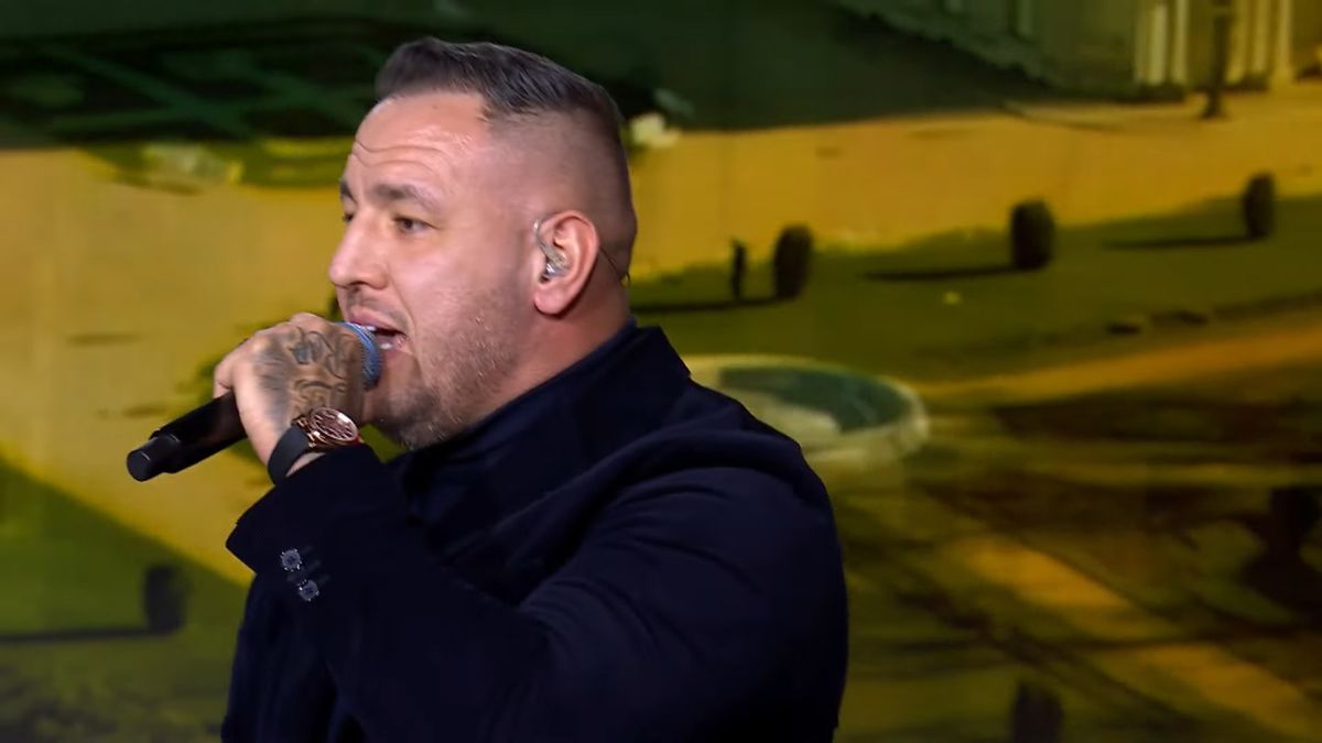 curtis a háborúellenes gyűlésen