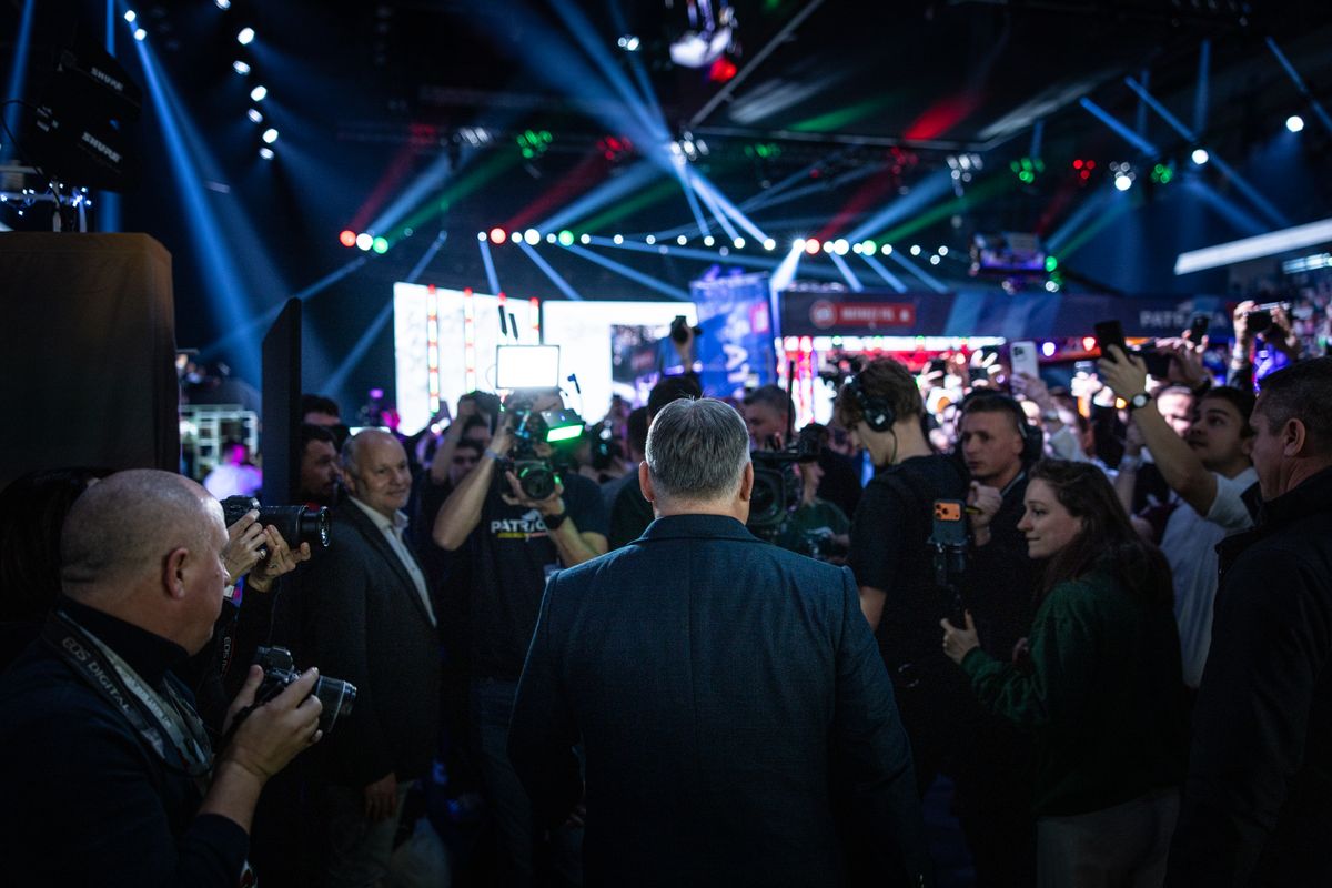 Háborúellenes Gyűlés Szegeden – Orbán Viktor  
 12.20 Szeged 