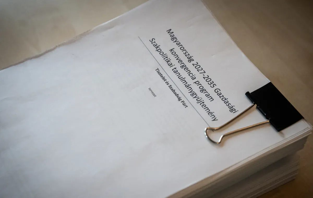 Egy nagy rakás rosszindulat: Így jellemezte Orbán Viktor a Tisza megszorító csomagját. Fotó: Ripost