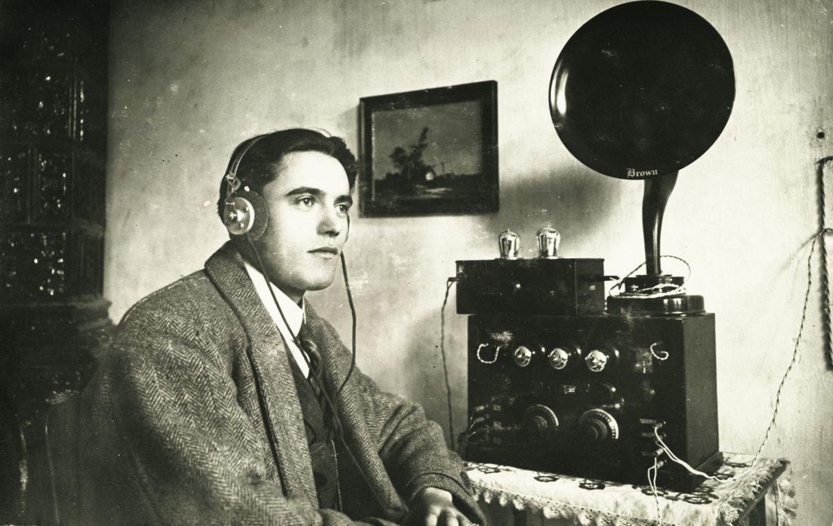 December 1, a magyar rádiózás napja idén hétfőre esik