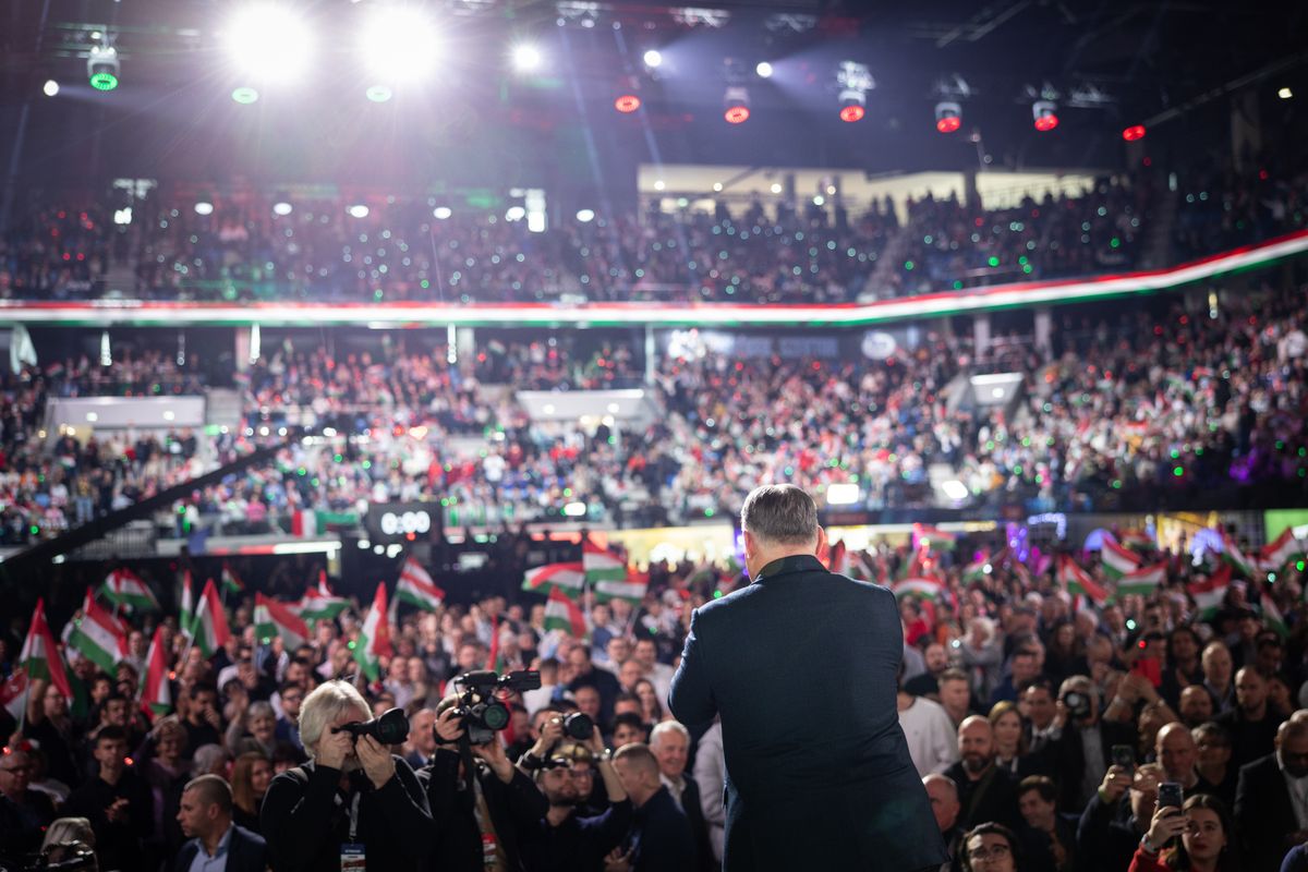 Háborúellenes Gyűlés Szegeden – Orbán Viktor  
 12.20 Szeged 