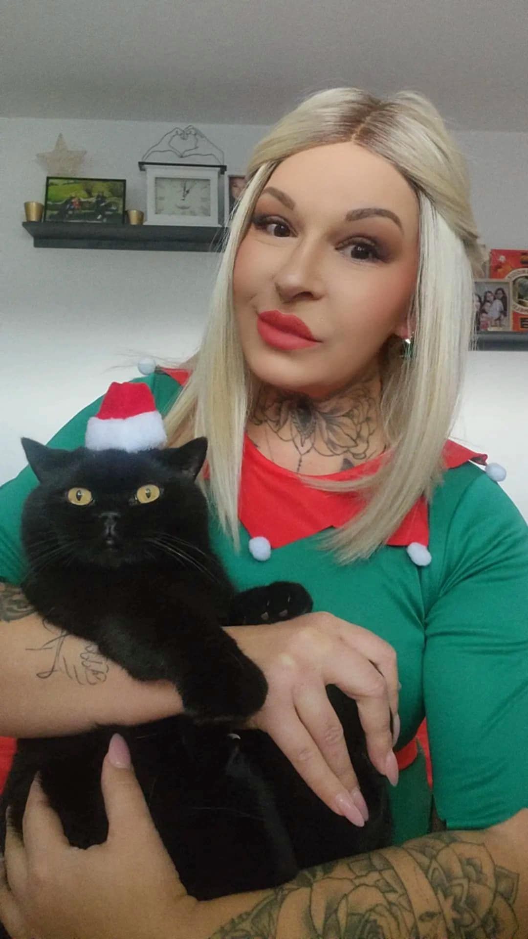 A mellrákkal küzdő Julianna imádja a macskáját