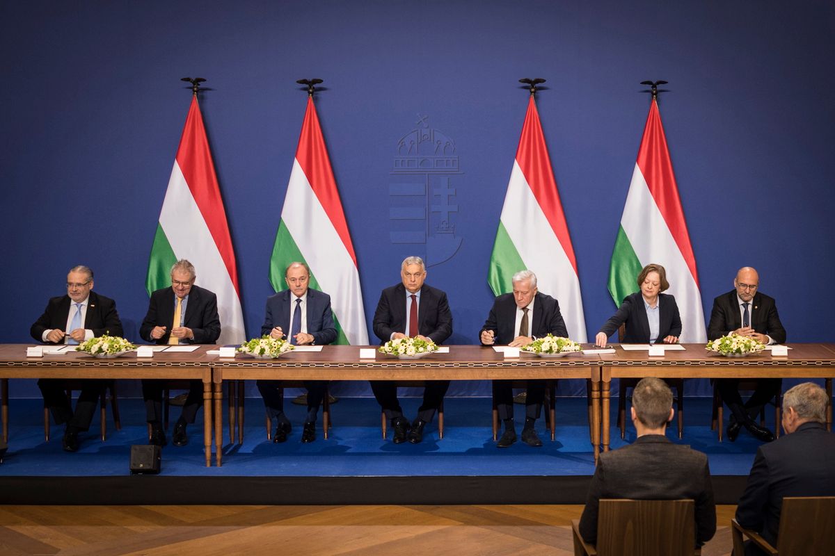 ROLEK Ferenc; PERLUSZ László; MÉSZÁROS Melinda; ORBÁN Viktor; ZLATI Róbert; ZS. SZÕKE Zoltán; PALKOVICS Imre