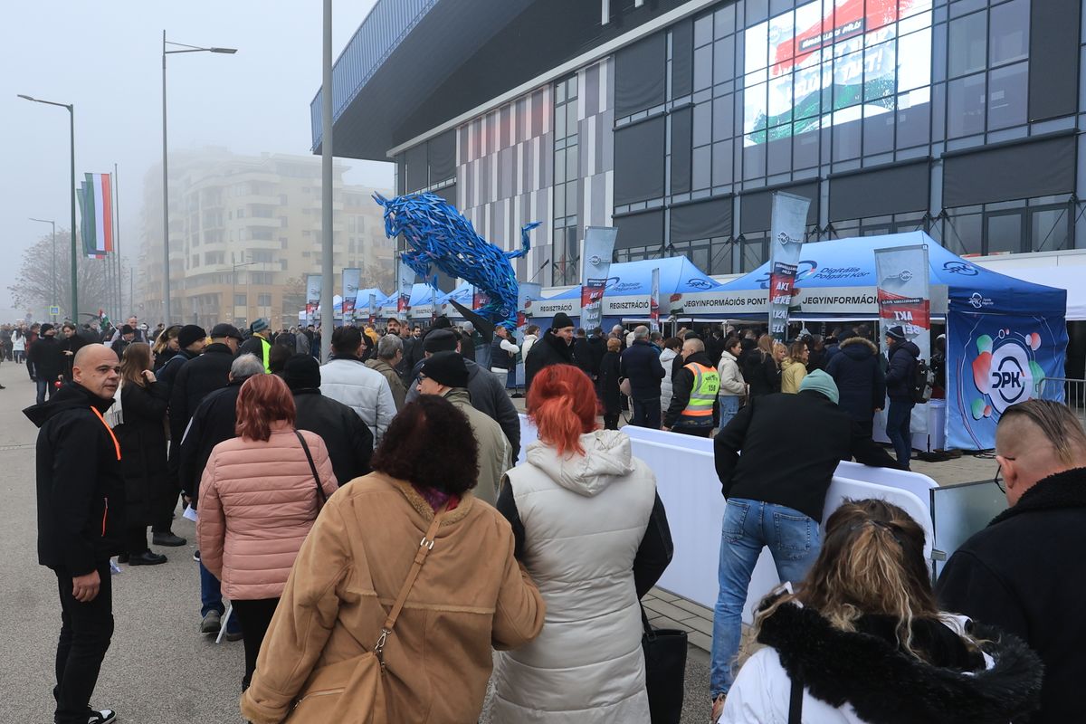 Háborúellenes Gyűlés Szegeden – Orbán Viktor  
 12.20 Szeged 