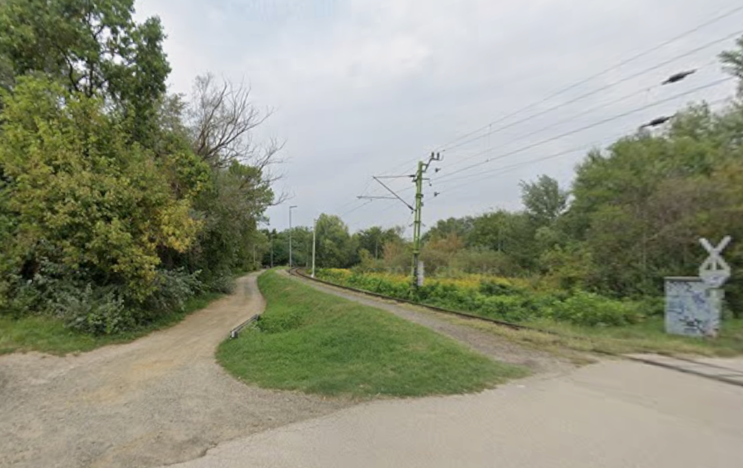 A sérült férfit a veresegyházi Vicziántelep vasútállomáson találták meg