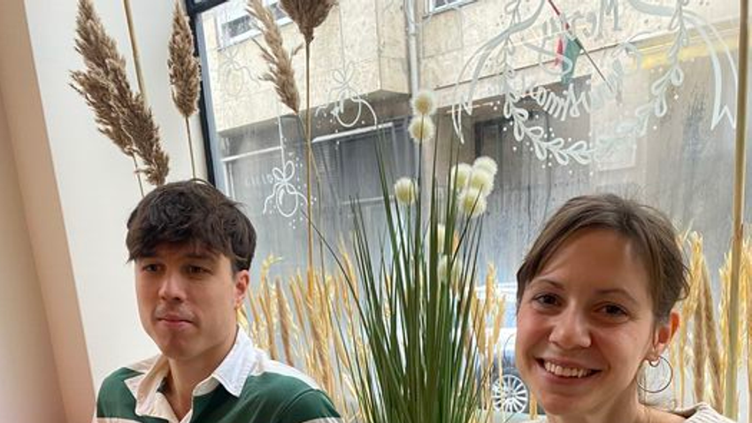 Kapás Boglárka úszó pályafutása után kávézót nyitott Budapesten a Galamb utcában. A Csuporba szeretettel várnak mindenkit férjével, Telegdy Ádámmal együtt, ráadásul személyesen is találkozhatunk velük!