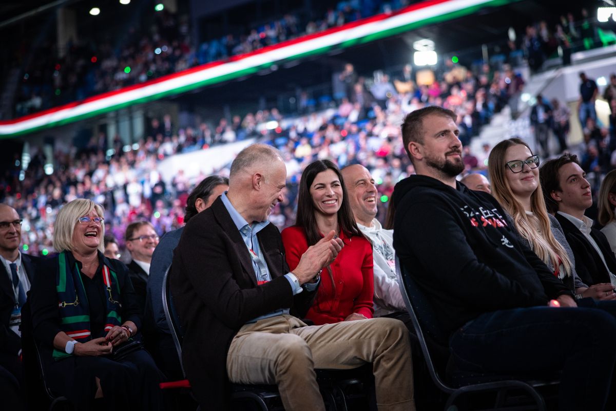 Háborúellenes Gyűlés Szegeden – Orbán Viktor  
 12.20 Szeged 