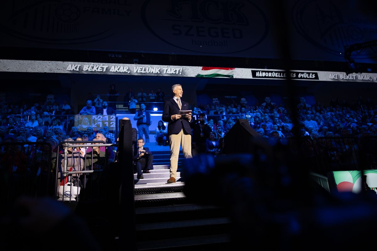 Háborúellenes Gyűlés Szegeden – Orbán Viktor  
 12.20 Szeged 