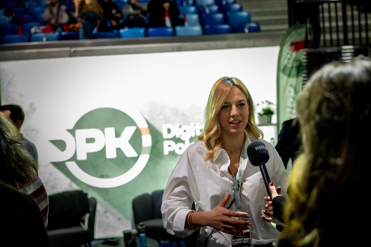 Háborúellenes Gyűlés Szegeden – Orbán Viktor  
 12.20 Szeged 