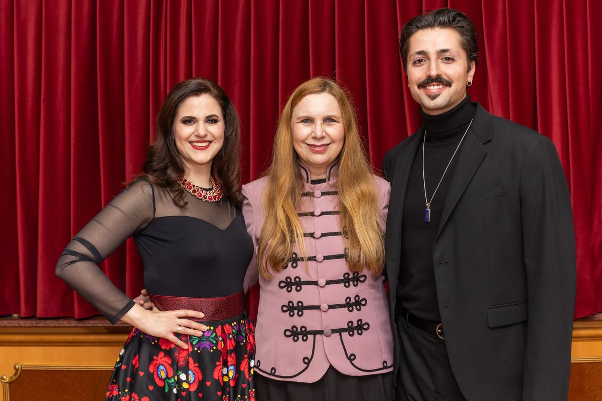 Budapesti Operettszínház:A cigánybáró bemutatója, jobb szélen Papp Balázs a címszereplő megformálója.