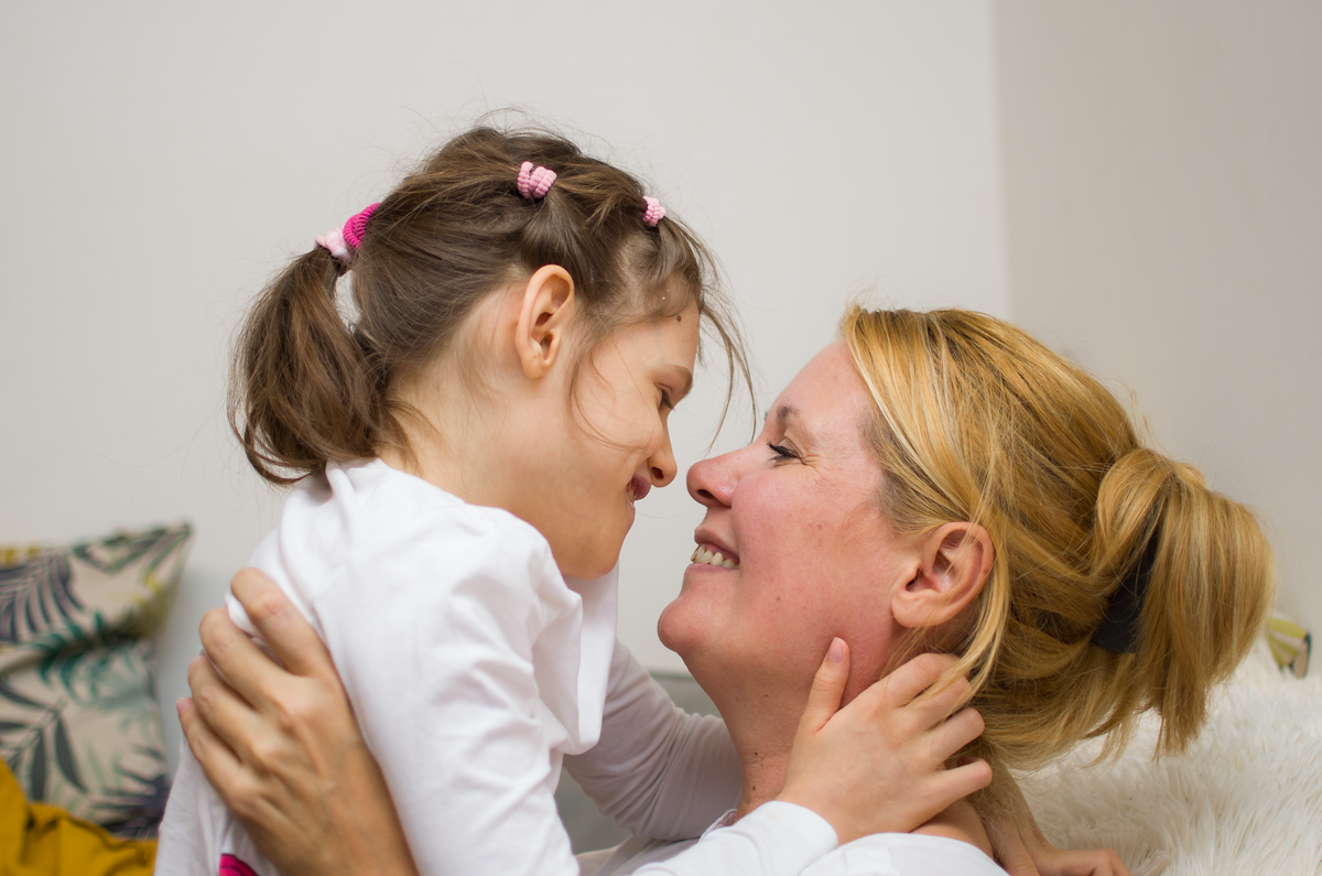 Zörgő Sára halmozottan sérült kislányával, Lucával