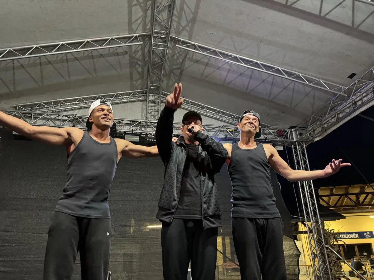 Laár András barátja Kalocsai Krisztián