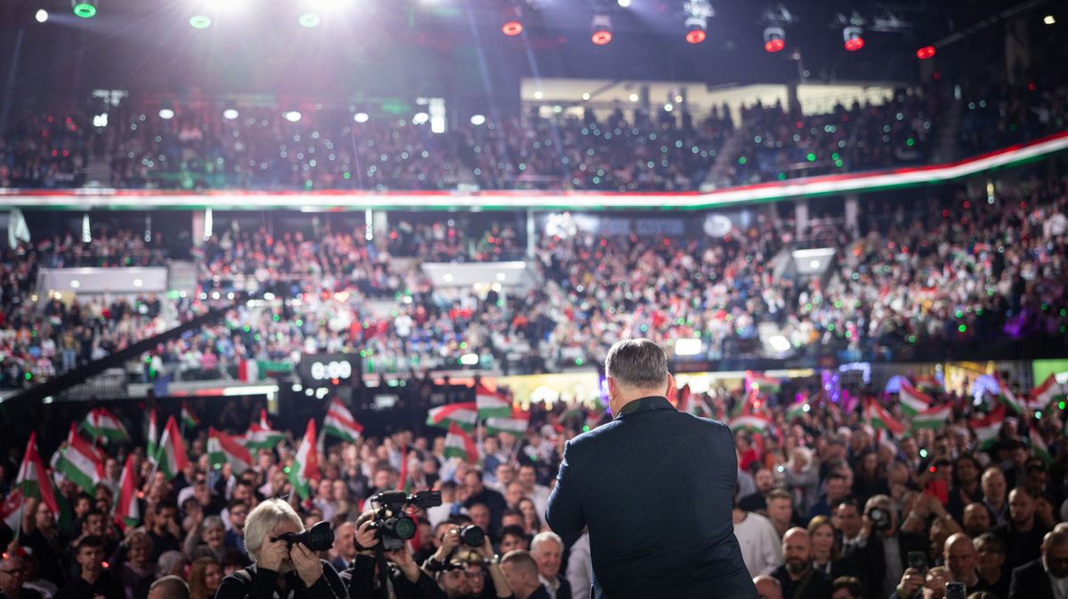 Háborúellenes Gyűlés Szegeden – Orbán Viktor  
 12.20 Szeged 