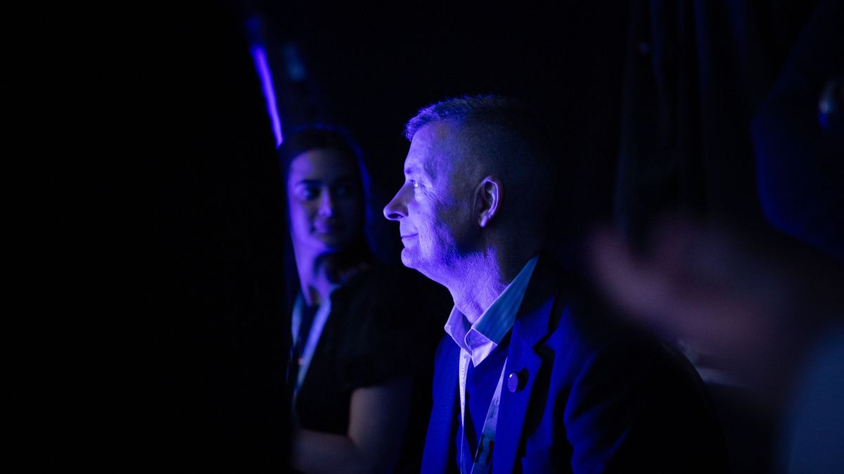 Kubatov Gábor, a Fidesz országos pártigazgatója Mohácson a Háborúellenes Gyűlésen, a béke kérdéséről nyilatkozott a Metropolnak