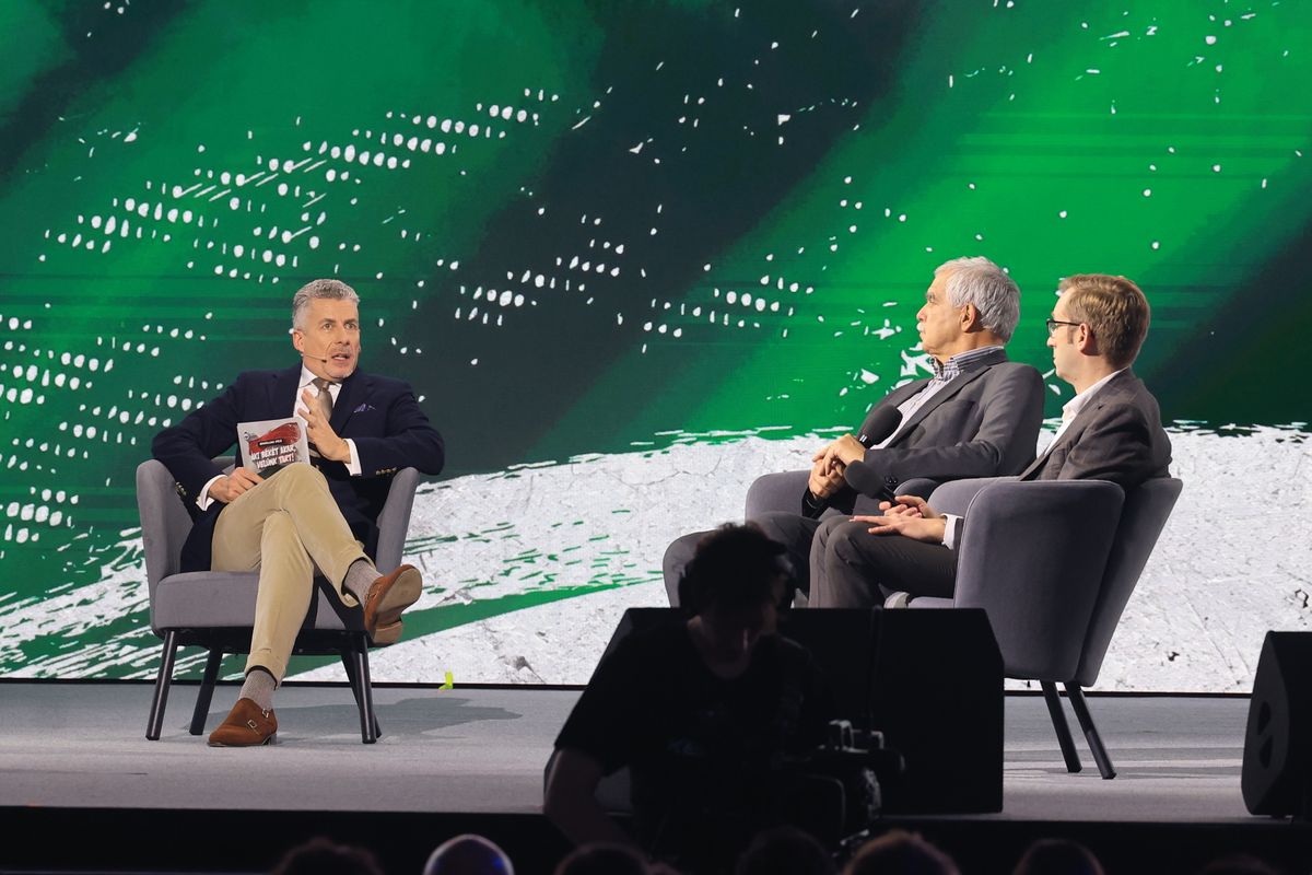 Háborúellenes Gyűlés Szegeden – Orbán Viktor  
 12.20 Szeged 