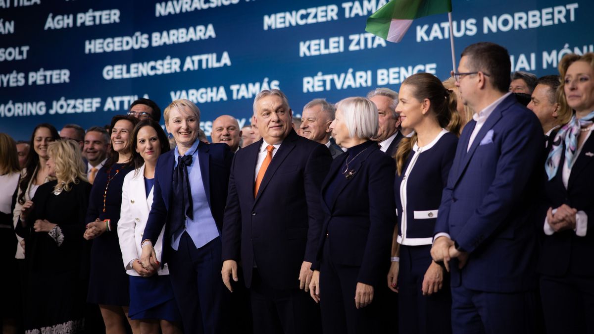 Orbán Viktor
2026_01_10
Budapest
fidesz kongresszus szelfi vége