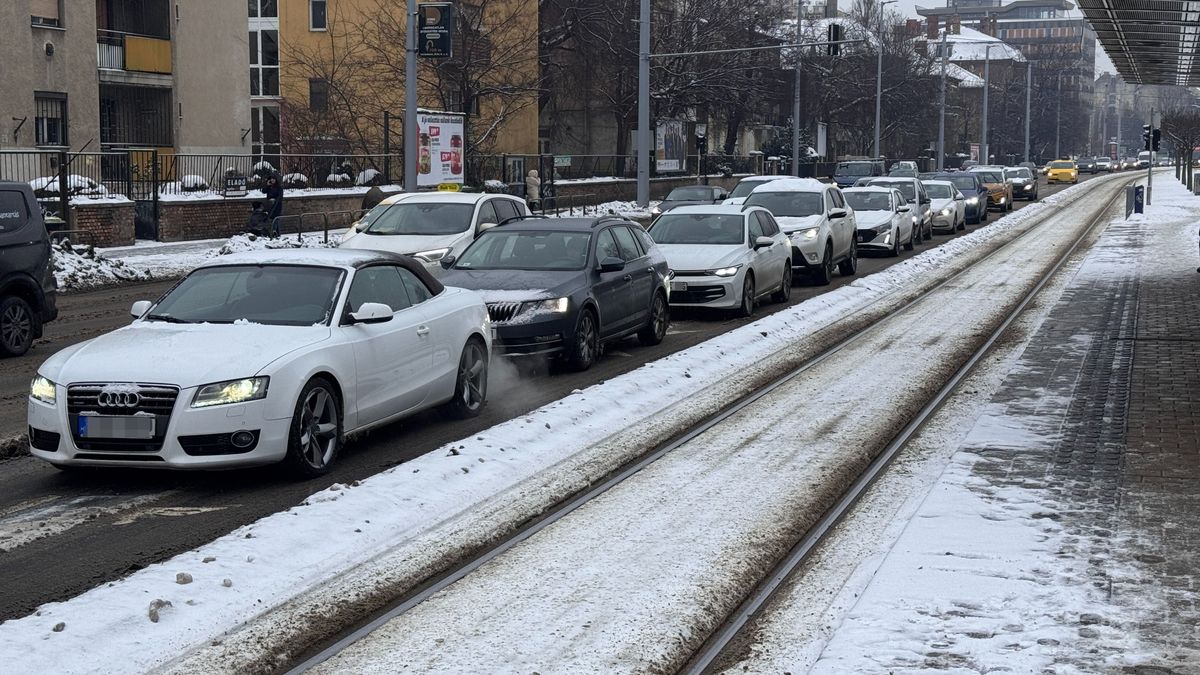 Hóhelyzet: kedd reggel is ülésezett az operatív törzs, 2026.01.13. Budapest havazás megállók, utak