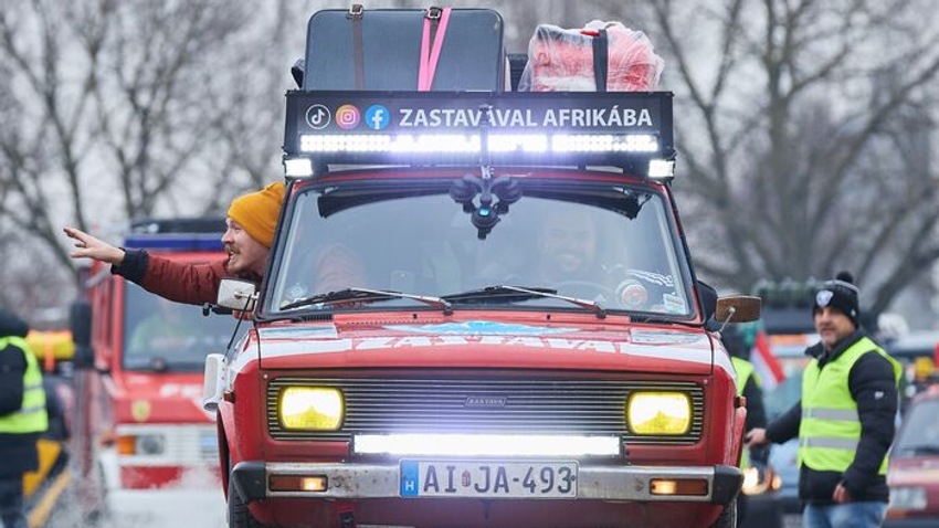 Messze még a cél, de az első célkitűzést teljesítette Robi és Zoli. Egy öreg Zastavával vágtak neki a kalandos útnak, és a negyedik napon partot értek a fekete kontinensen. 