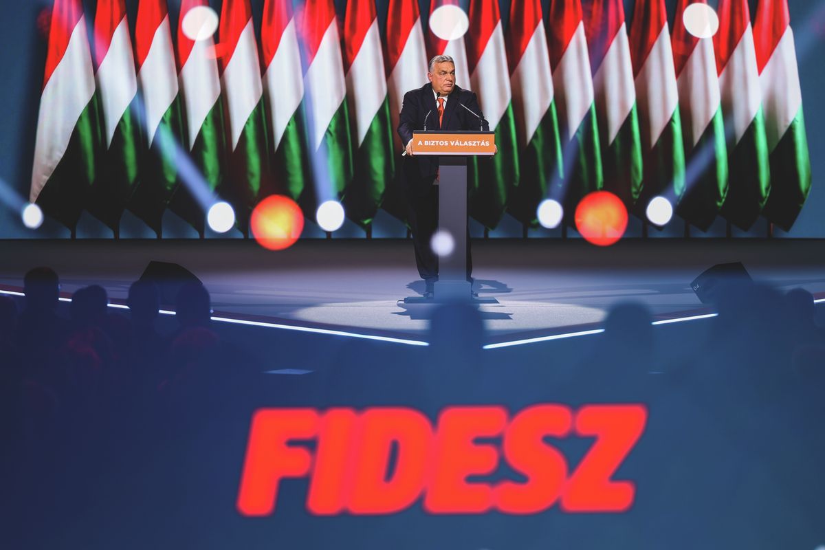 Orbán Viktor
2026_01_10
Budapest
fidesz kongresszus szelfi vége