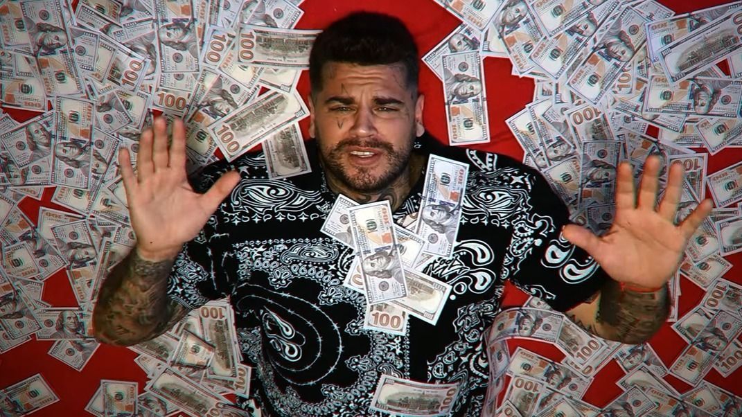 Mandula Ádám gyermekével rappeli közös dalukat