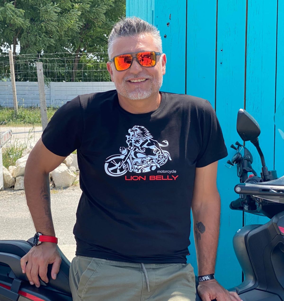 Sipos Tomi a kerek születésnapokról szokott megemlékezni, de ekkor is első sorban saját magának szervez gigantikus emléket.