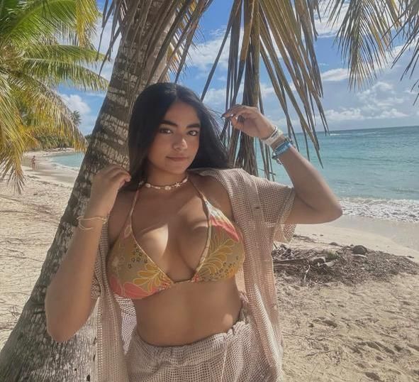 Mellplasztikai műtétje után lélegeztetőgépre kellett kapcsolni a fiatal nőt     Fotó: Facebook