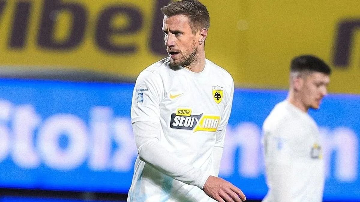 Varga Barnabás az AEK mezében