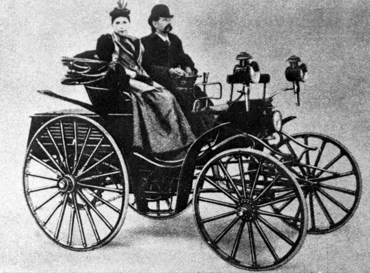 AUTOMOBILE-BENZ