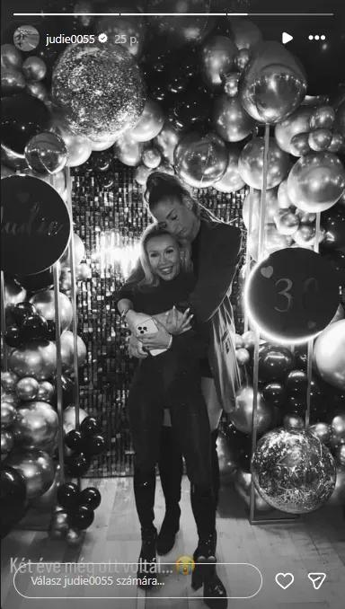 Jákli Mónika és Judie közös fotója