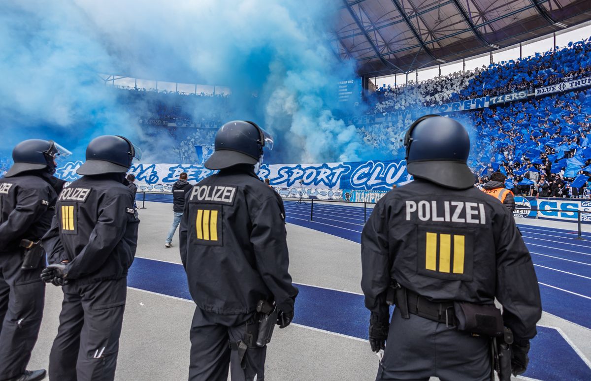 Botrány a Hertha-Schalke rangadón: a berlini vezetők szerint a rendőrök régóta túl konfrontatívak a szurkolókkal szemben