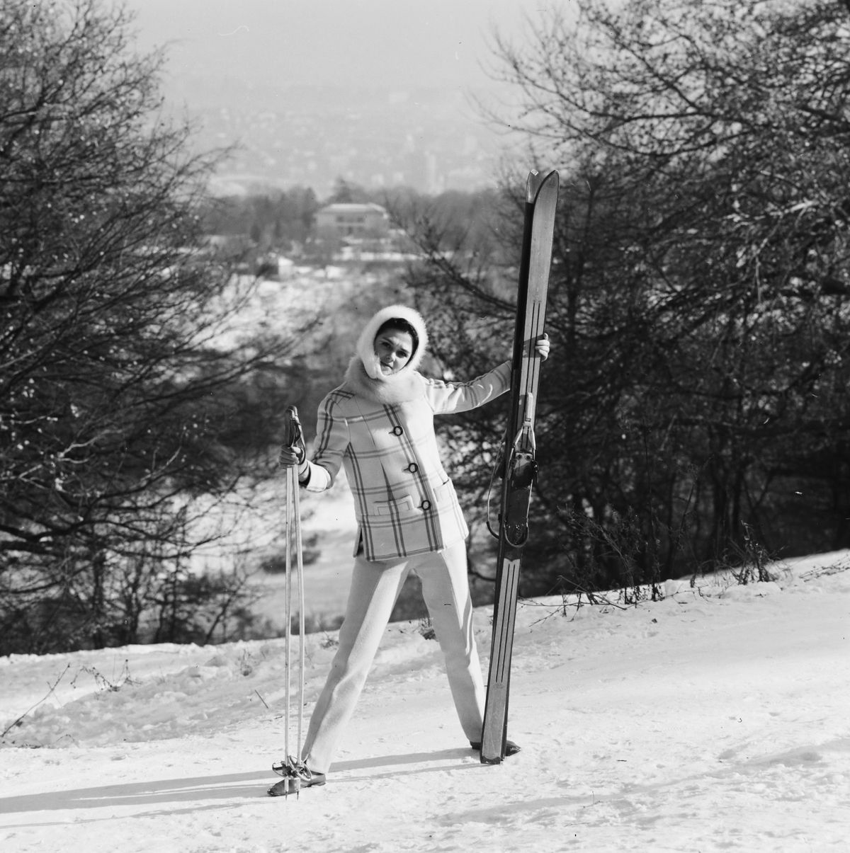 A retró téli felvétel a Normafa lejtő mellett készült 1967- ben. 