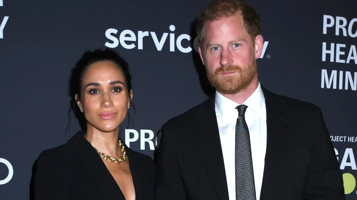 alt=Meghan Markle és Harry herceg Valentin-nap előestéjén kettesben ünnepelt egy előkelő étteremben 